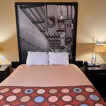 Super 8 By Wyndham Pasadena Hotell Eksteriør bilde