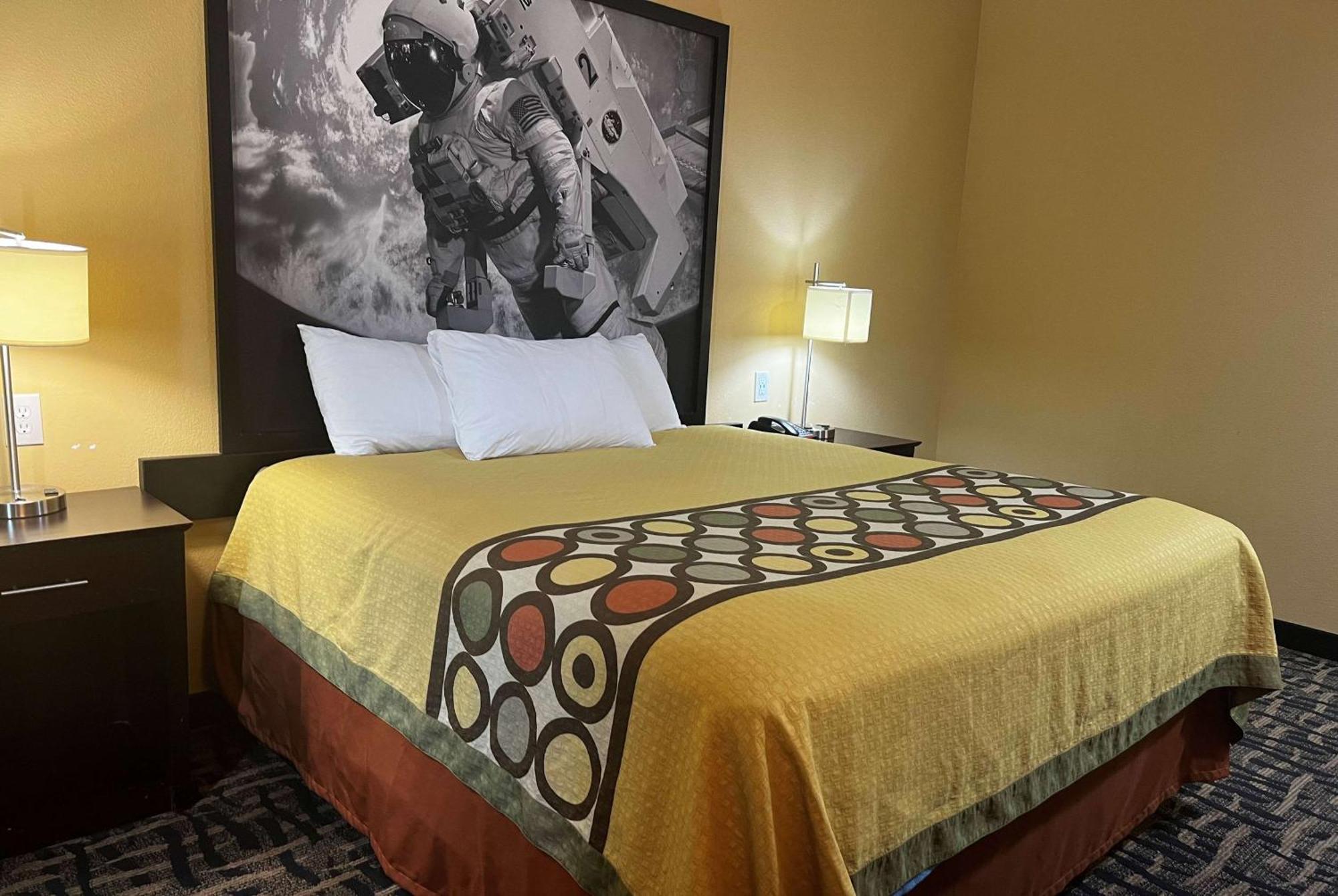 Super 8 By Wyndham Pasadena Hotell Eksteriør bilde