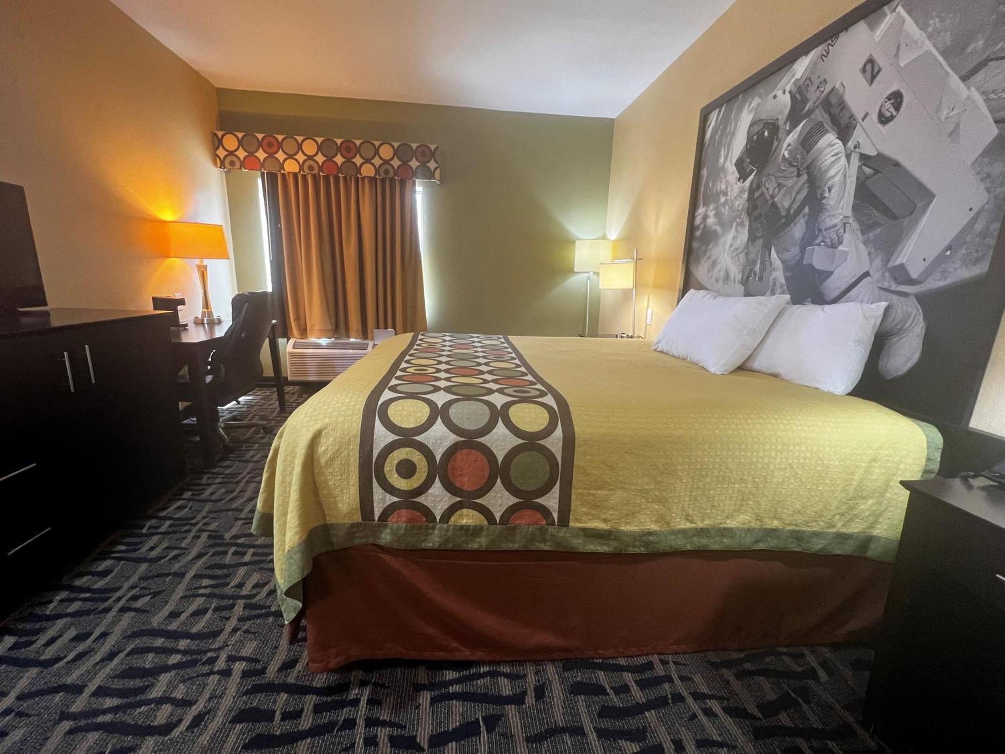 Super 8 By Wyndham Pasadena Hotell Eksteriør bilde