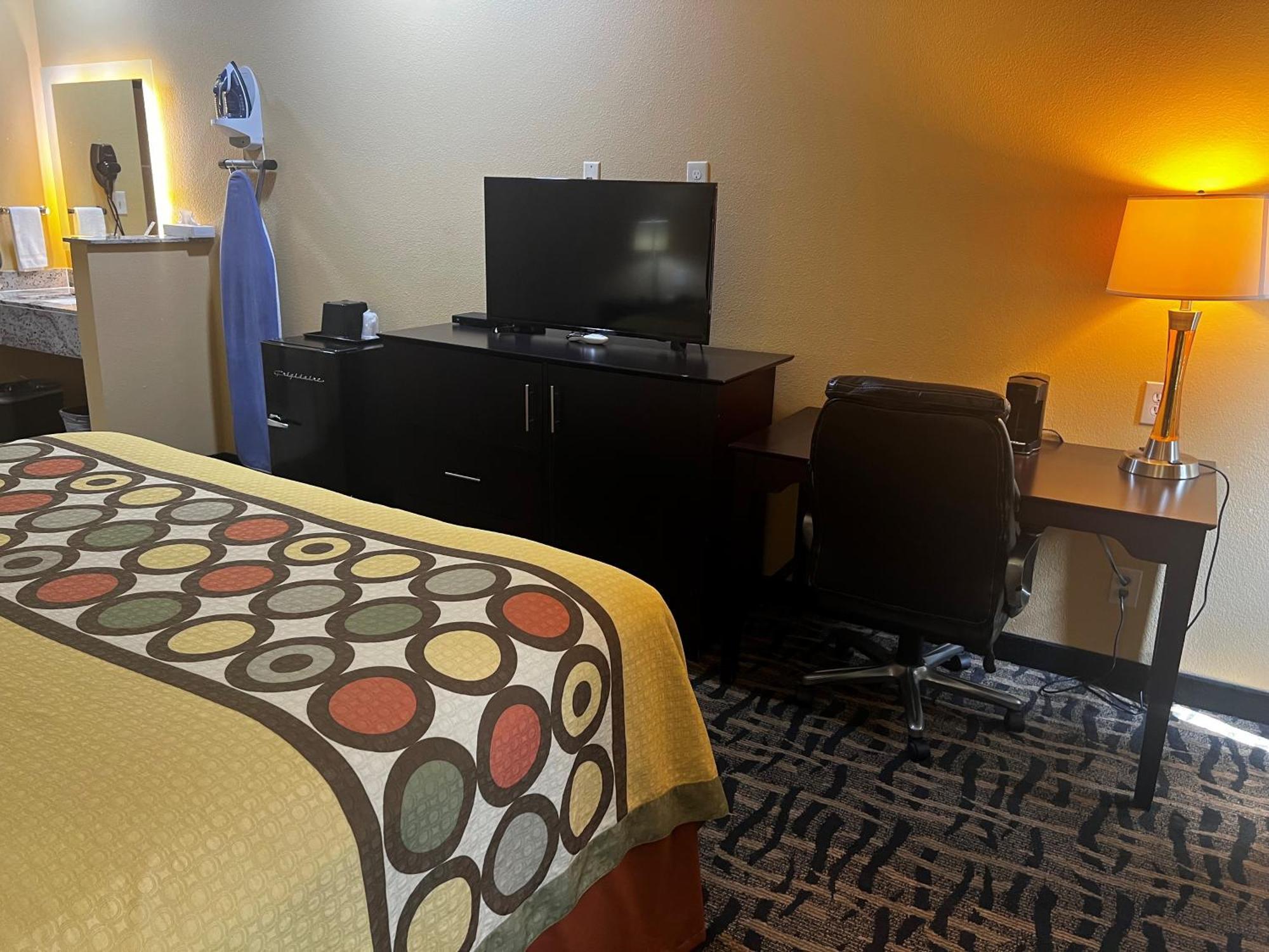 Super 8 By Wyndham Pasadena Hotell Eksteriør bilde